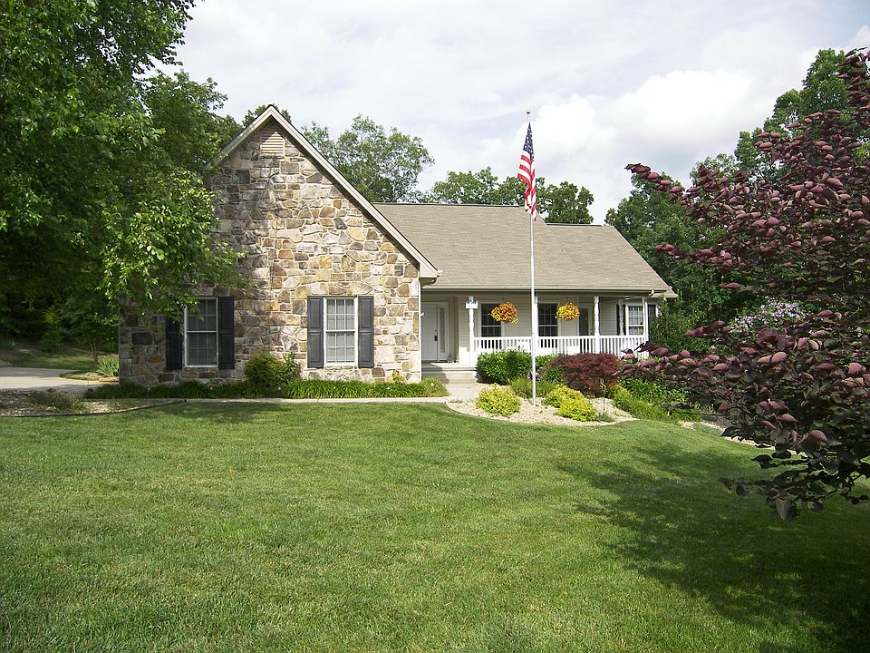 1st image of 13 Dewsbury Ct