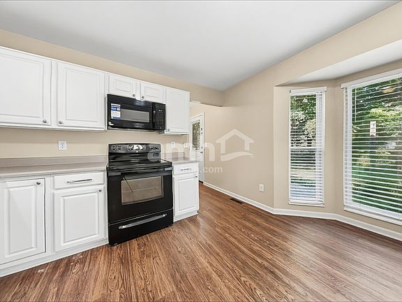 4th image of 947 Evergreen Park Ln