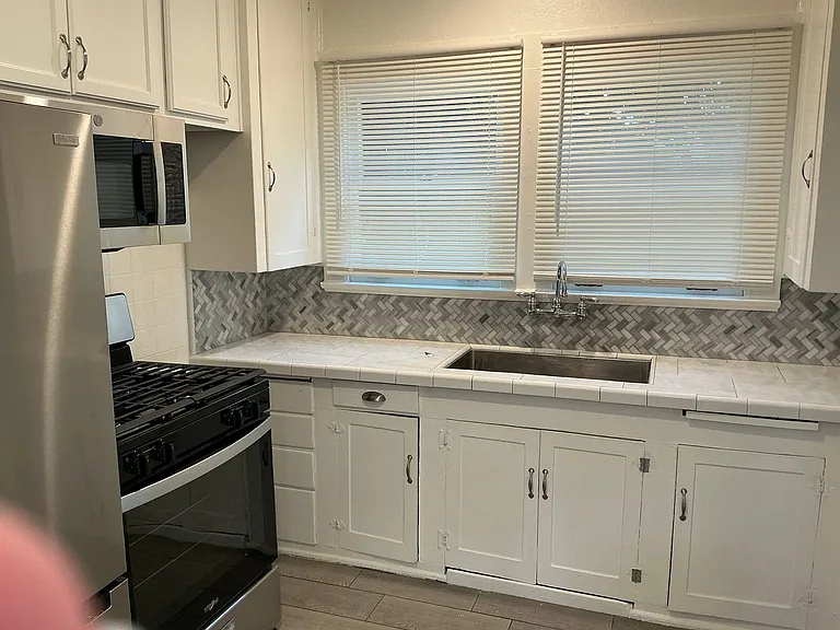 233 E La Veta 492 S — Photo 14