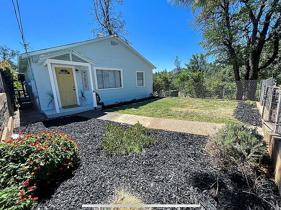 3rd image of 3824 Willow St