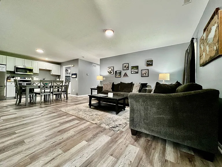 160 Overbrook Dr — Photo 10