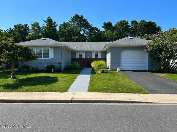 406 Jamaica Boulevard, Toms River, NJ 08757