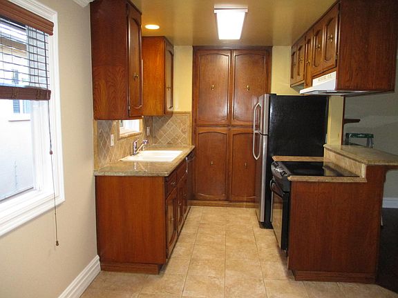 3rd image of 2214 E 2nd St #5