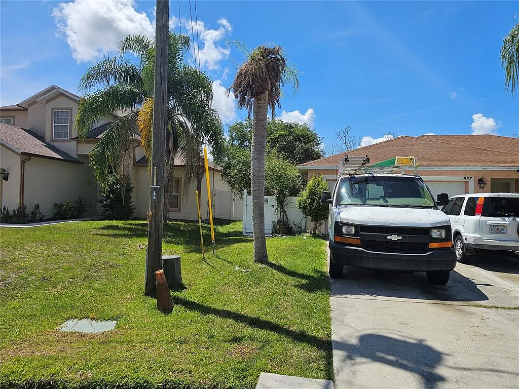 4 bed, 3.0 bath, 1672 sqft, $1,875 — Photo 2