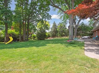 828 Tanglewood Ln, East Lansing, MI 48823