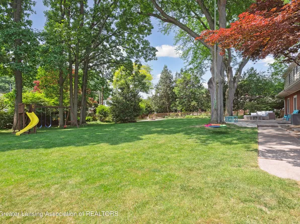 828 Tanglewood Ln, East Lansing, MI 48823