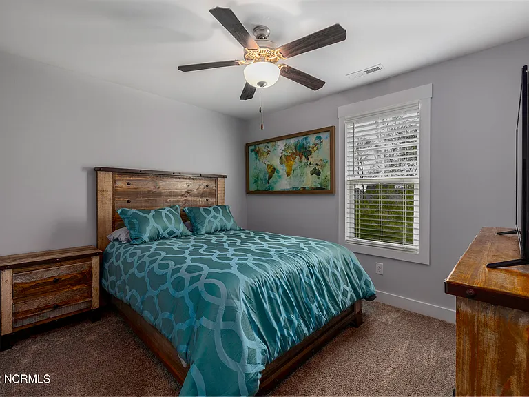 314 Holbrook Ln — Photo 18
