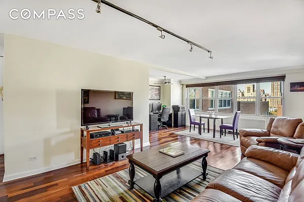 Sold by Compass | media 10
