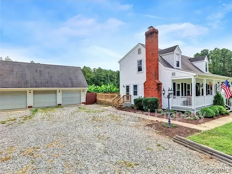 4 bed, 2.0 bath, 1575 sqft, $2,500 — Photo 2