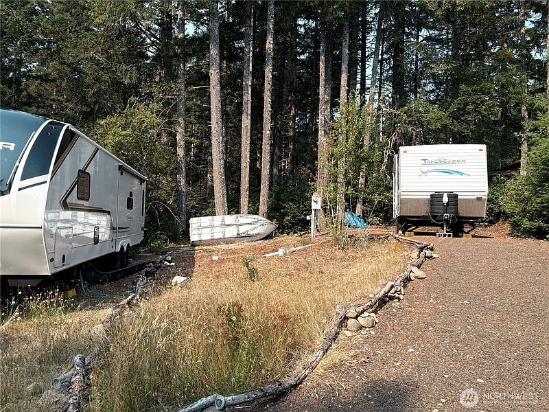 3rd image of 110 N Napilikai Drive