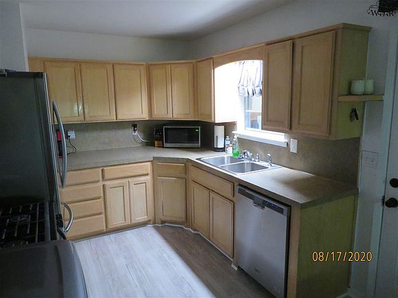 3rd image of 4906 Bonny Dr