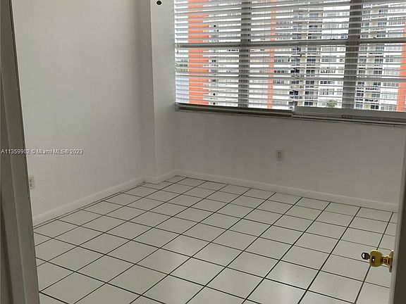 3rd image of 1351 NE Miami Gardens Dr APT 826E