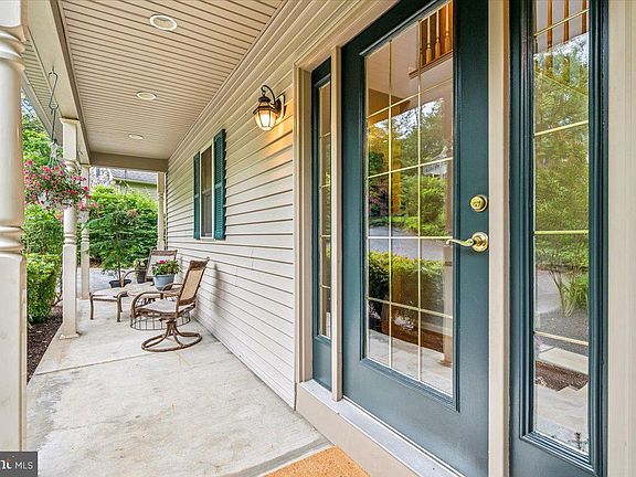 3rd image of 6812 Stoneledge Ct