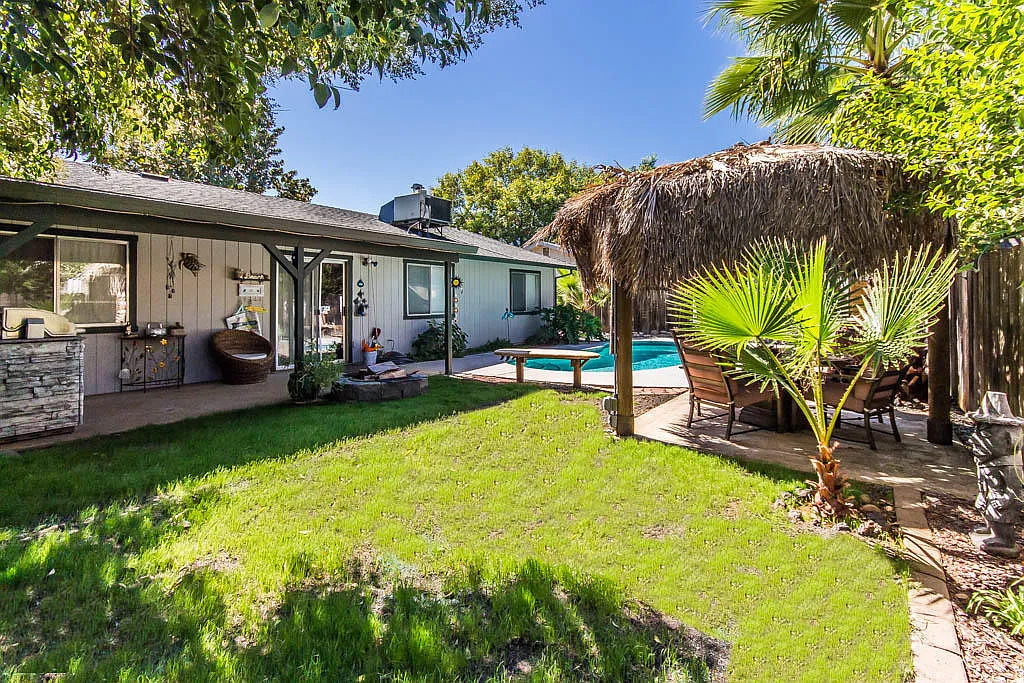 4044 Cirrus St photo 1