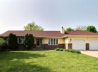 163 Prairiewood Dr S, Fargo, ND 58103