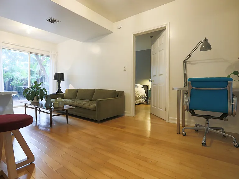 314 1/2 N Alfred St — Photo 3