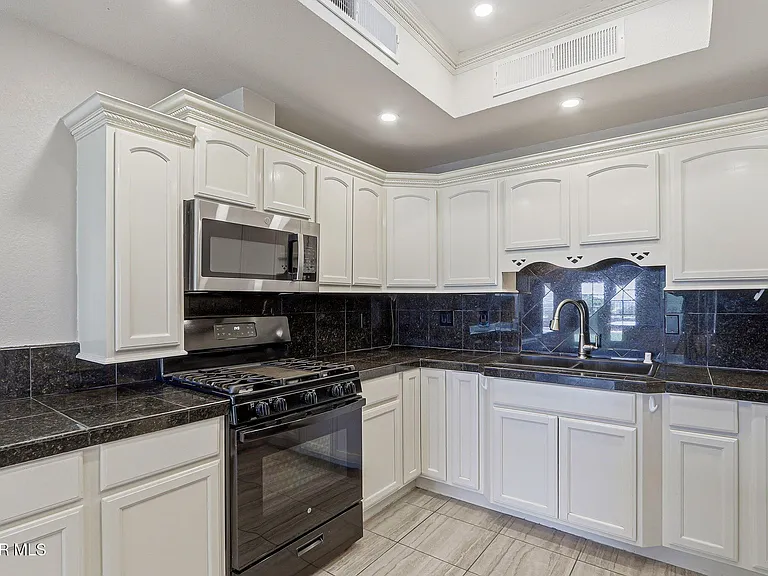 825 Dulce Tierra Dr — Photo 11