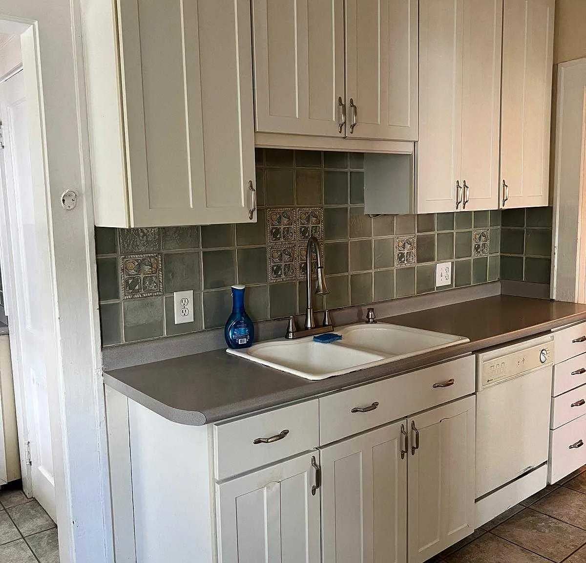 3 bed, 2453 sqft, $1,950 — Photo 4
