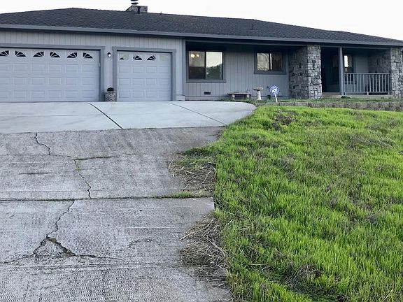 2nd image of 410 Oak View Ct