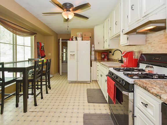 313 S Sherman st Leslie (Lori)-106