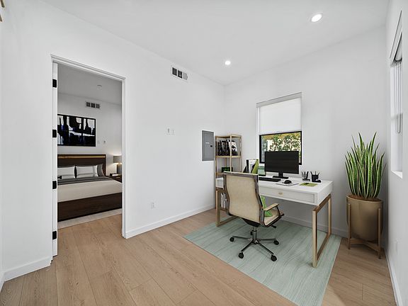 5th image of 13843 Burbank Blvd #2