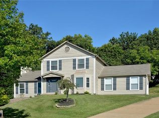 1702 Woodmore Oaks Dr, Ballwin, MO