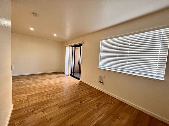 5th image of 3270 Del Monte Blvd APT 6