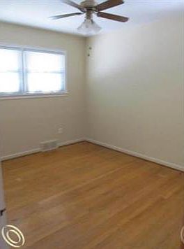 Bed 3.jpg