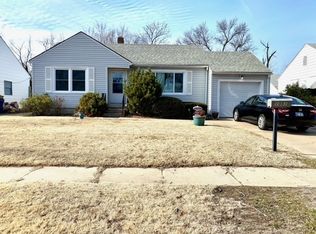 1051 N Edgemoor Dr, Wichita, KS 67208