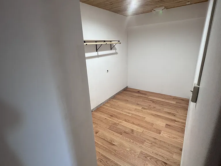 232 Valverde St — Photo 57