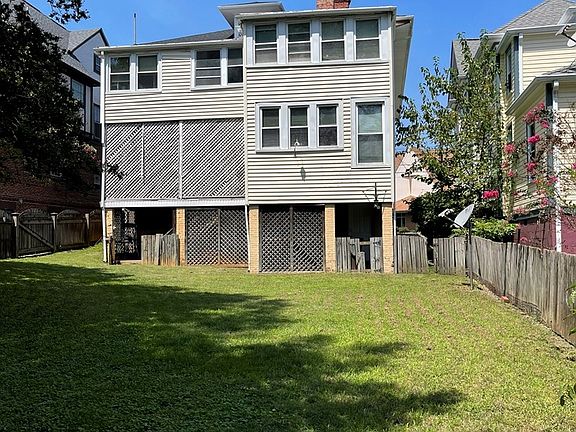 4th image of 311 W Main St