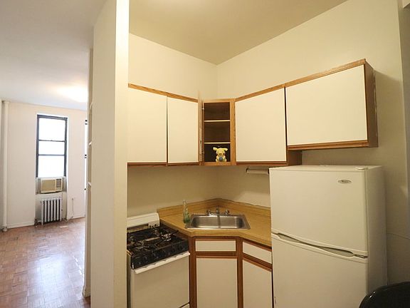 5th image of 426 E 66th St APT 1FE
