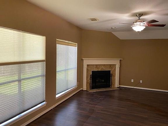 3rd image of 1824 Harbour Crest Dr