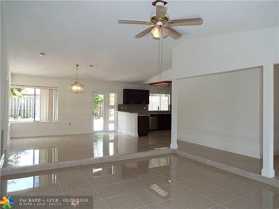 5th image of 9150 NW 15th St