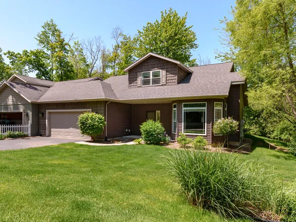 9384 The Woodlands Trl, Portage, MI 49002