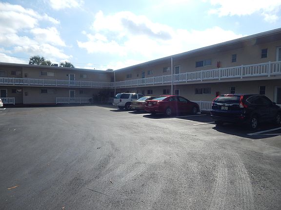 2nd image of 2534 Garden Dr S APT 107