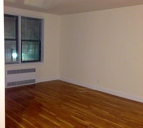 3rd image of 4307 39th Pl APT 1L