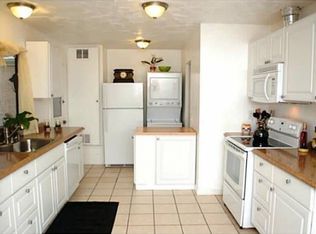 1109 Woodlake Dr, Cardiff, CA 92007