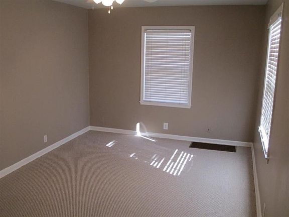 5th image of 1421 Mishawaka Ave