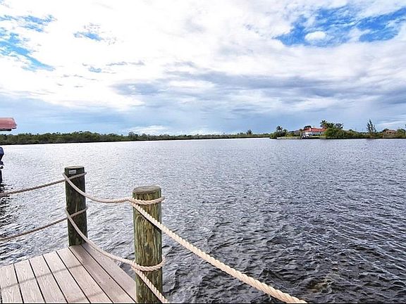 4th image of 4631 NW 32nd Ter