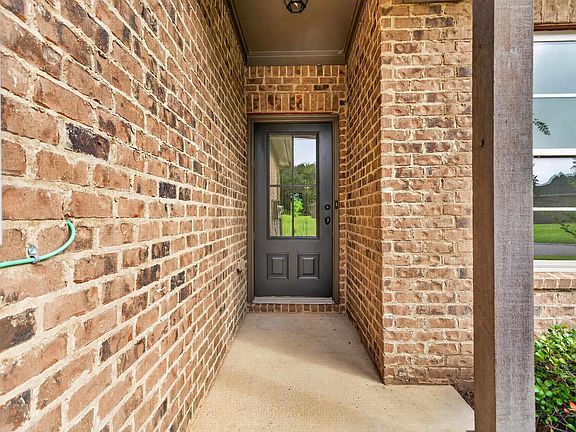 3rd image of 564 Polo Way