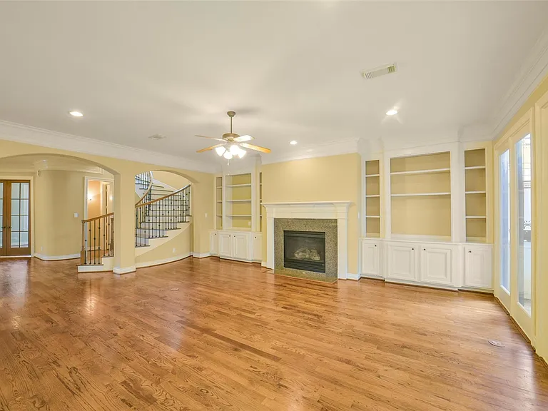 2307 Sheridan St — Photo 21