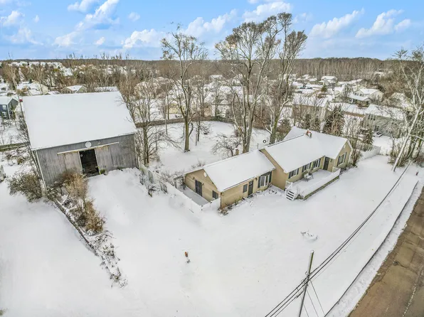 301 Wallace St, Williamston, MI 48895
