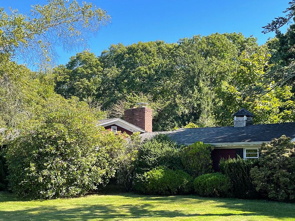 1st image of 36 Tuttle Ave