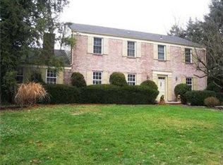 1905 Garrick Dr, Pittsburgh, PA 15235