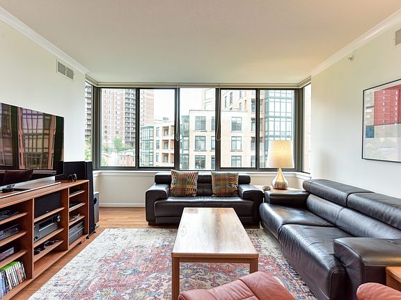 2nd image of 2220 Fairfax Dr APT 606