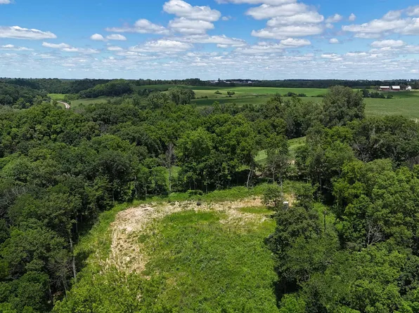 2584 Wild Rose Rd, Fort Atkinson, IA 52144