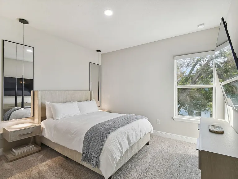 3814 W De Leon St #2 — Photo 29