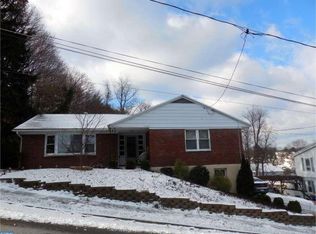 44 Thompson St, Saint Clair, PA 17970