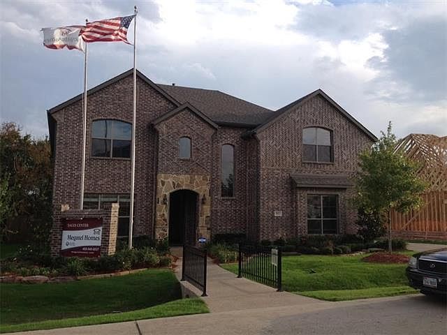 1st image of 812 Silver Creek Dr